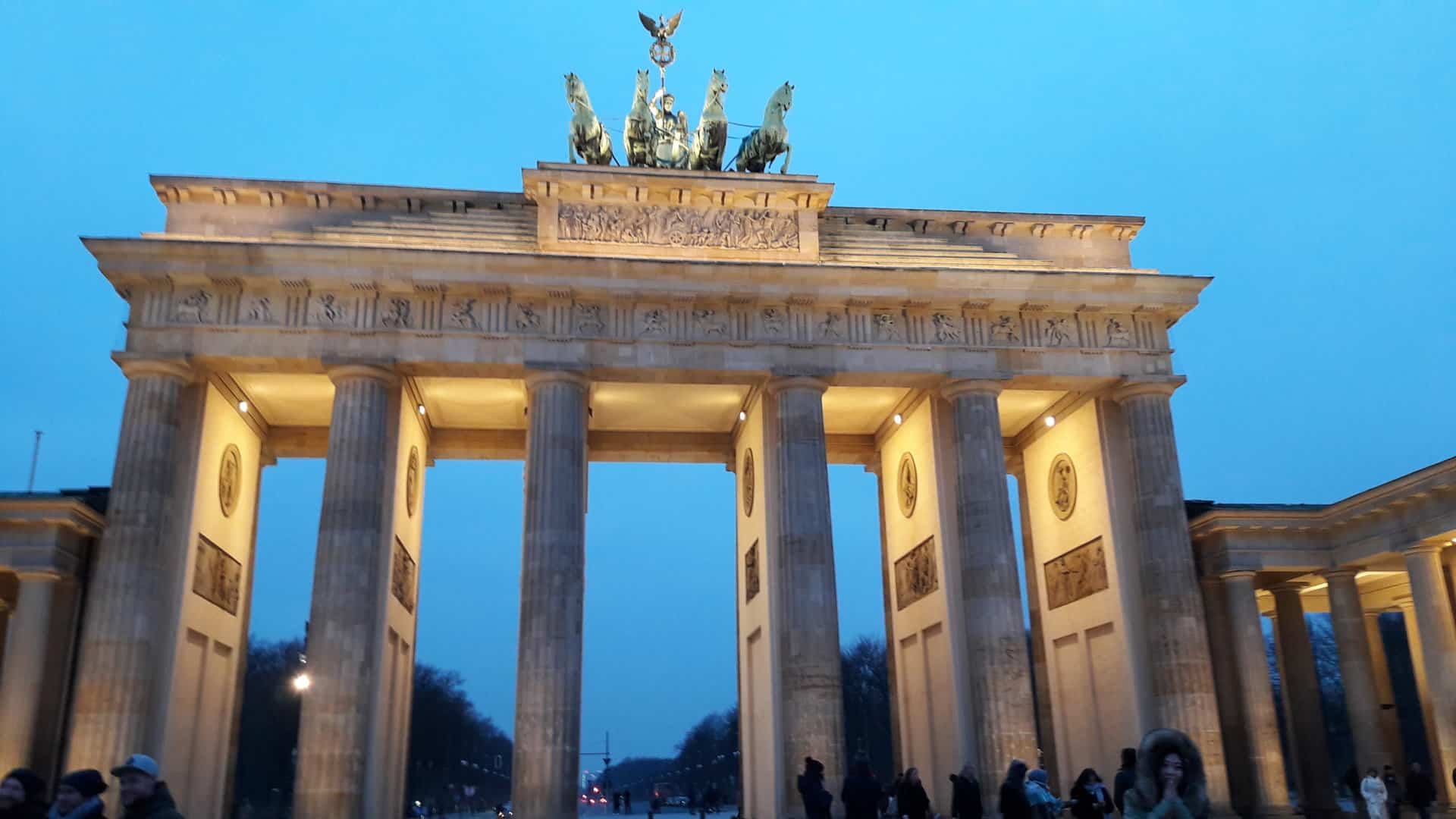 Das Brandenburger Tor am Abend